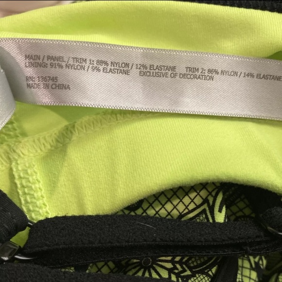 LORNA JANE- Neon Green/Black Paisley Sports Bra Tank XS Athletic Gym CrossFit - Picture 8 of 9